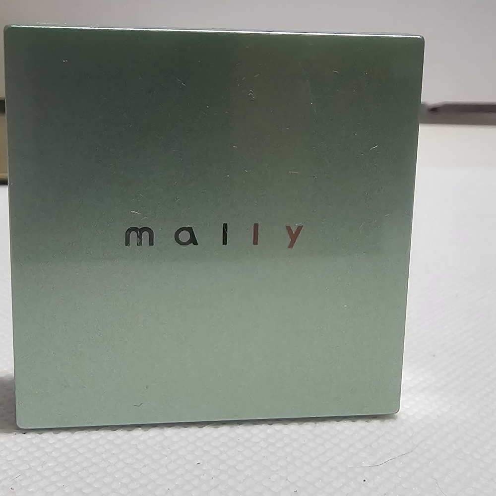 ⚡️Mally Beauty Face Defender Highlighter in Gorgois‎ Glow New
